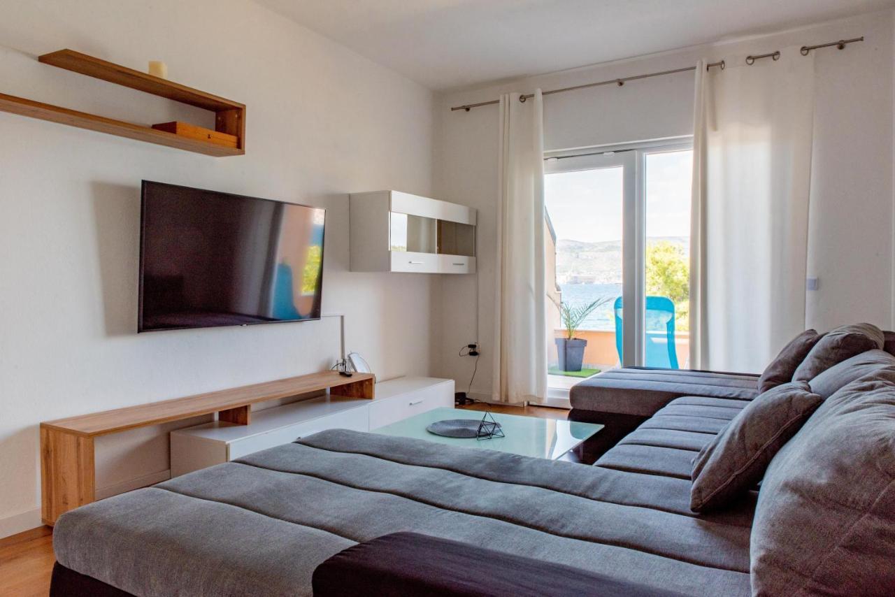 Beach Holiday Home With Private Jacuzzi & Parking Trogir Luaran gambar