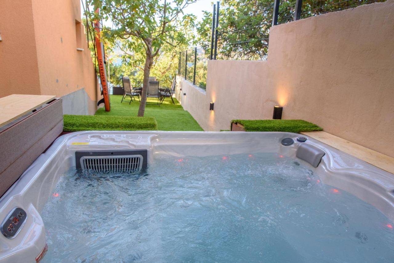 Beach Holiday Home With Private Jacuzzi & Parking Trogir Luaran gambar