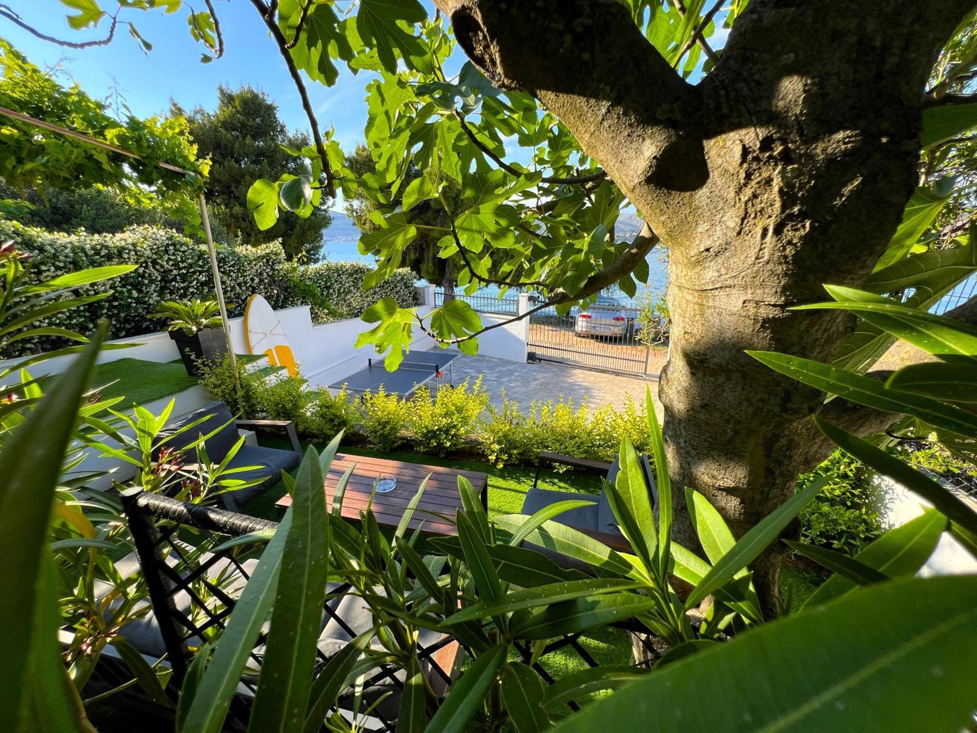 Beach Holiday Home With Private Jacuzzi & Parking Trogir Luaran gambar